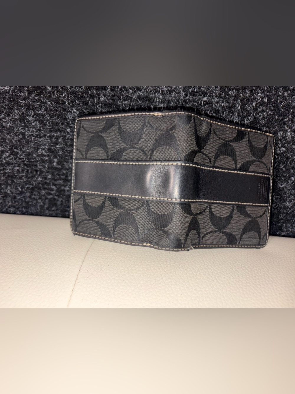 Coach vintage women’s Black Signature C Canvas Bifold Wallet with snap lock